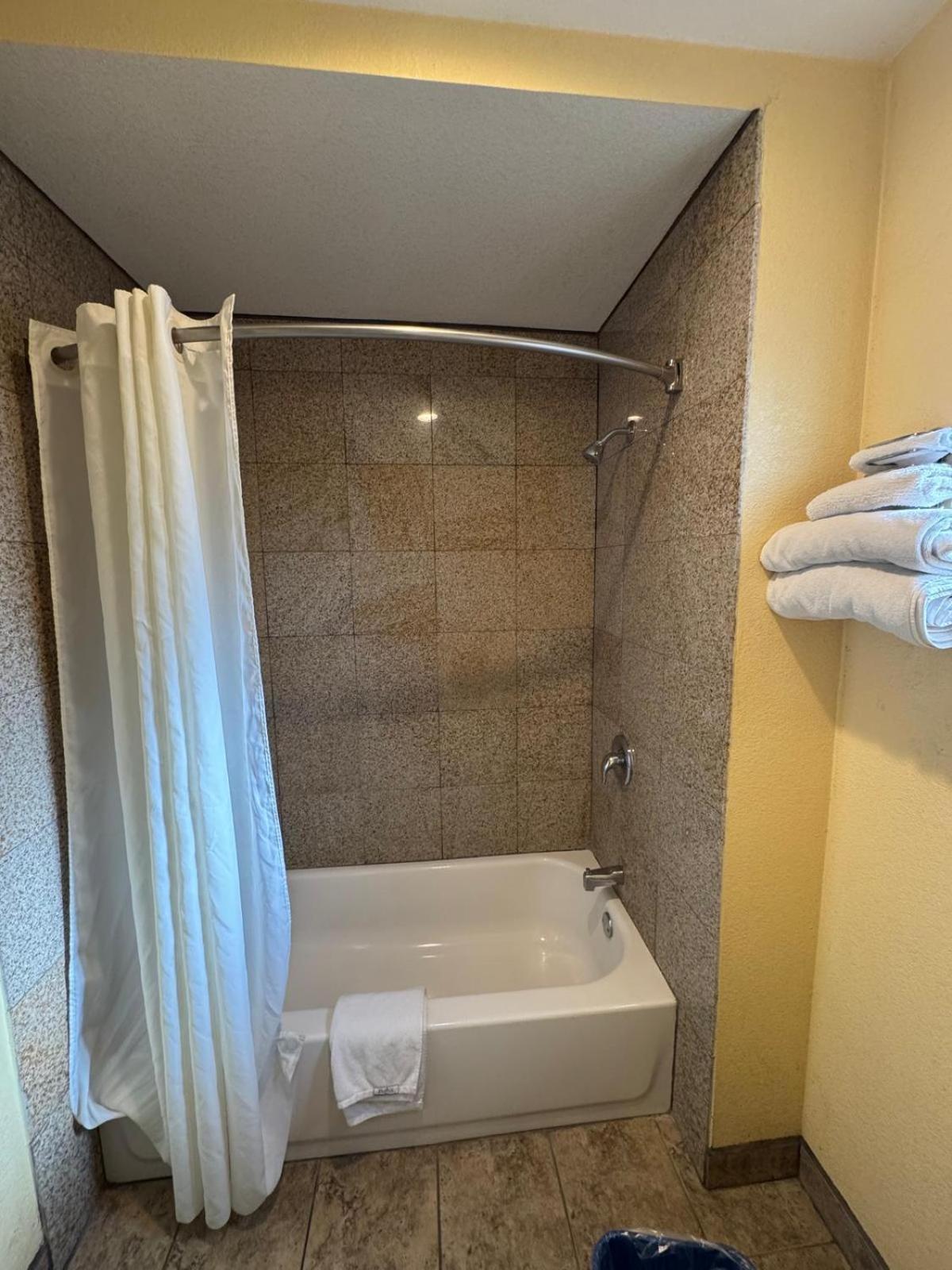 Sunstar Inn Los Banos Eksteriør billede